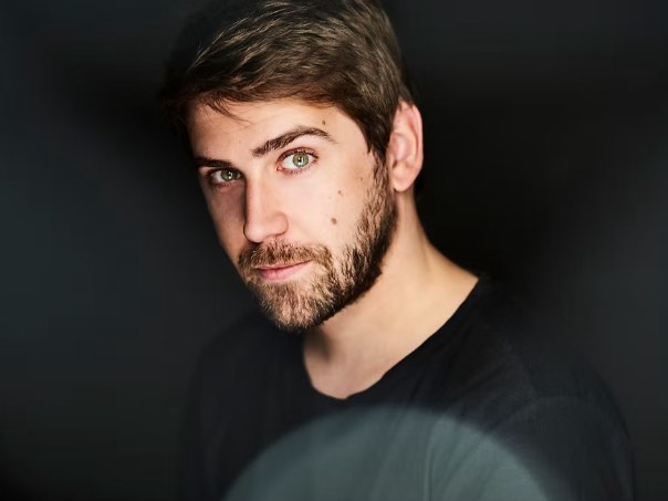 Dustin Smailes Oper